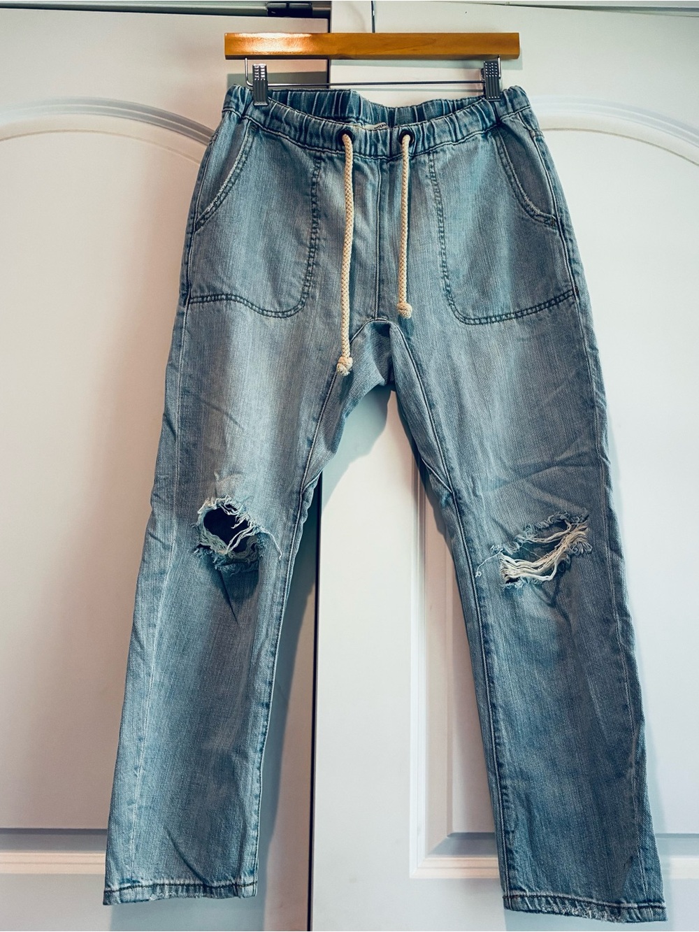One Teaspoon Light Blue Denim Jogger Jeans with Cream Drawcord Size S